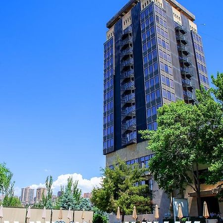 President Hotel By Hrazdan Hotel Cjsc Jerevan Exteriör bild