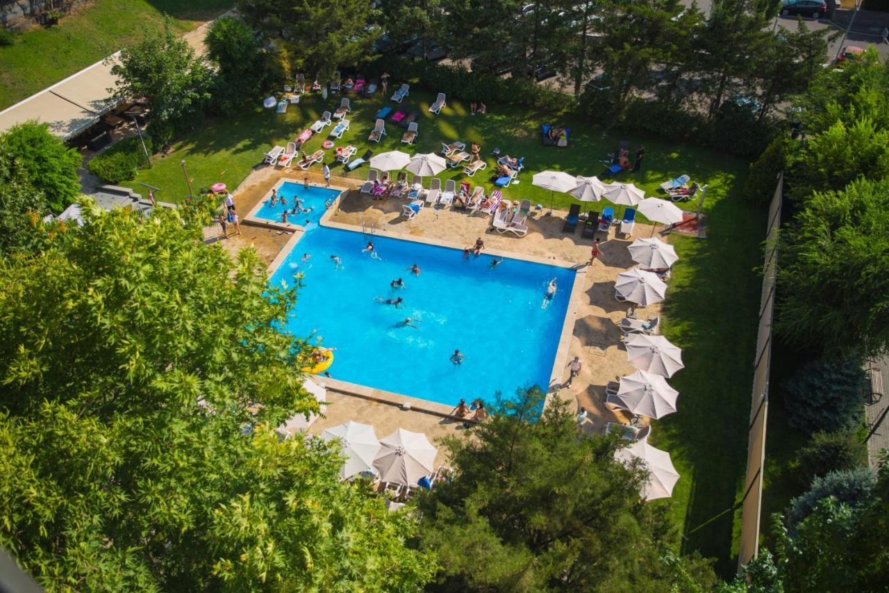 President Hotel By Hrazdan Hotel Cjsc Jerevan Exteriör bild