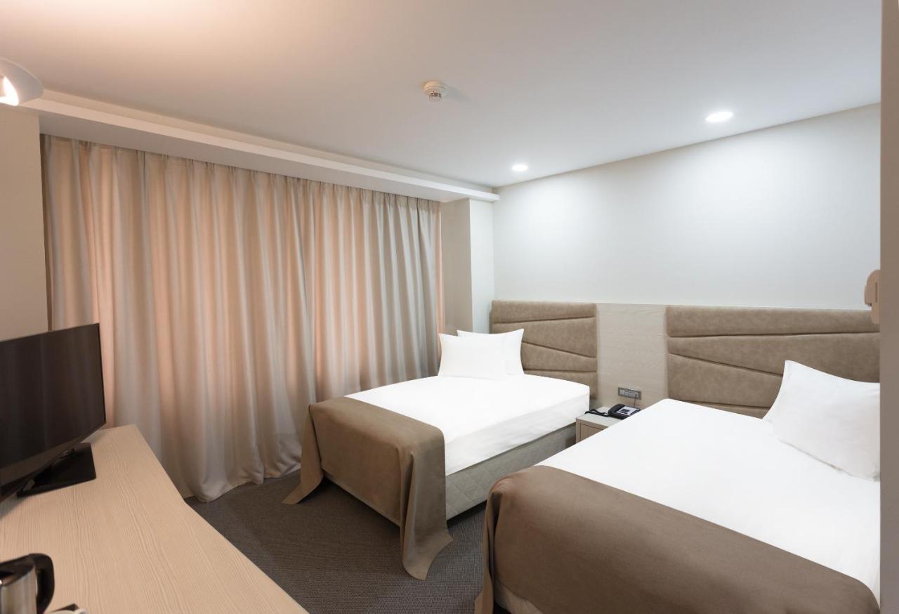 President Hotel By Hrazdan Hotel Cjsc Jerevan Exteriör bild