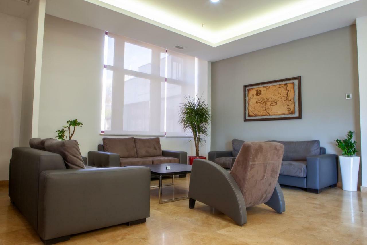President Hotel By Hrazdan Hotel Cjsc Jerevan Exteriör bild