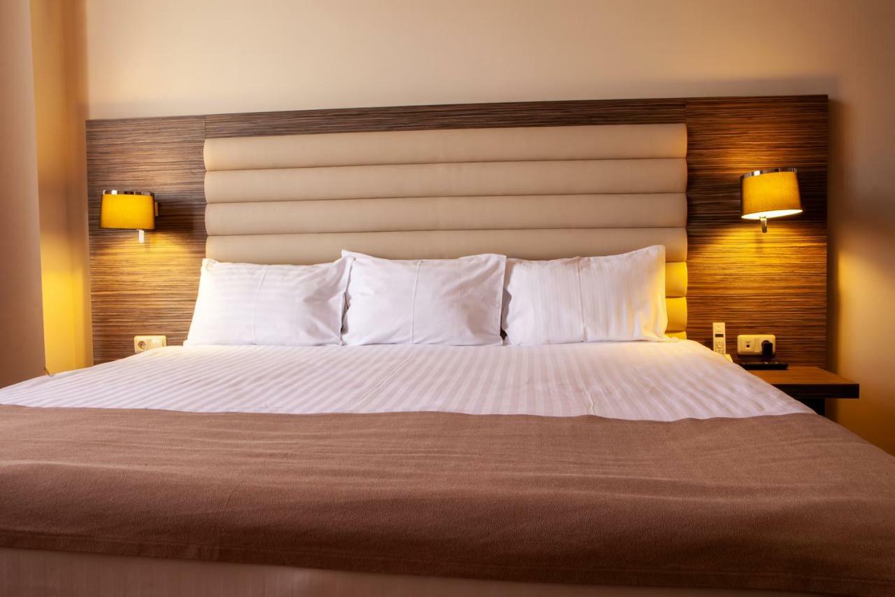 President Hotel By Hrazdan Hotel Cjsc Jerevan Exteriör bild