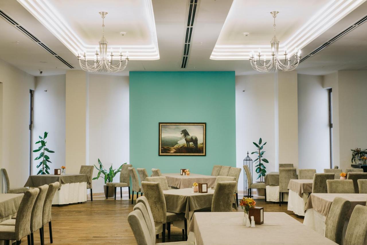 President Hotel By Hrazdan Hotel Cjsc Jerevan Exteriör bild