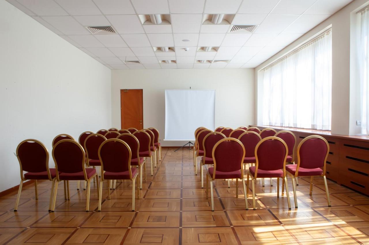 President Hotel By Hrazdan Hotel Cjsc Jerevan Exteriör bild